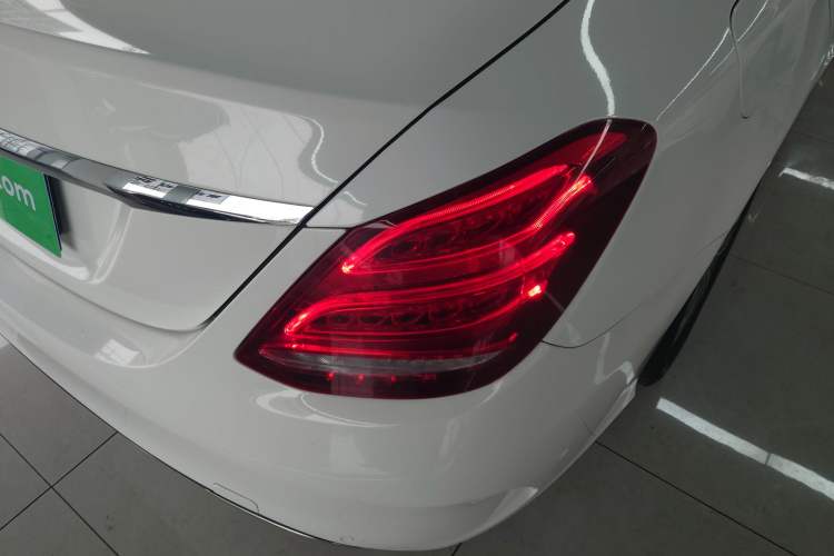 Used Mercedes-Benz C-Class 2015 Revised C 200 L Sport Edition Right Rear Taillight