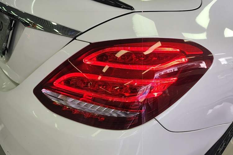Used Mercedes-Benz C-Class 2015 Revised C 200 L Sport Edition Right Rear Taillight