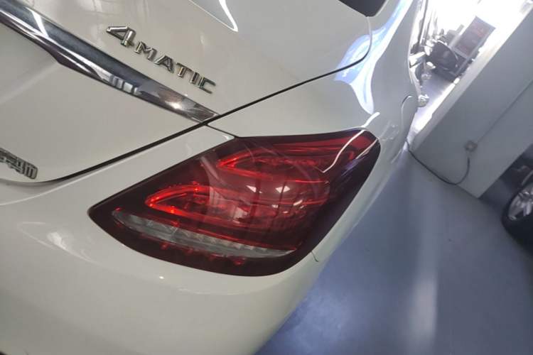 Used Mercedes-Benz C-Class 2015 C 200 Sport Edition 4MATIC Right Rear Taillight