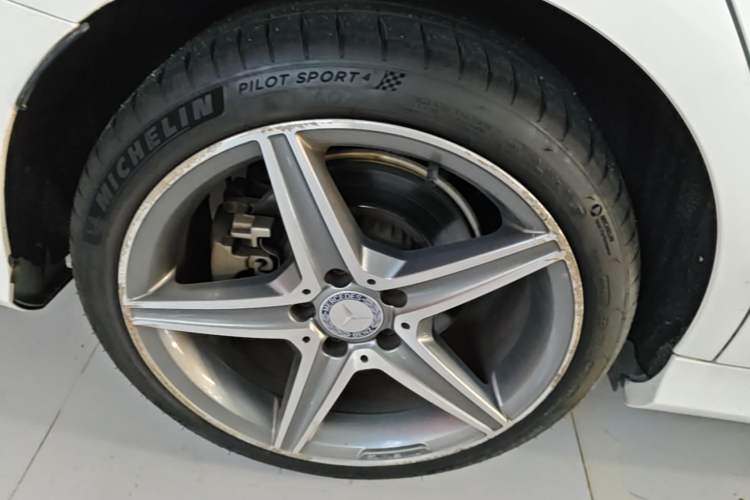 Used Mercedes-Benz C-Class 2015 C 260 L Sport Edition Right Rear Wheel Hub