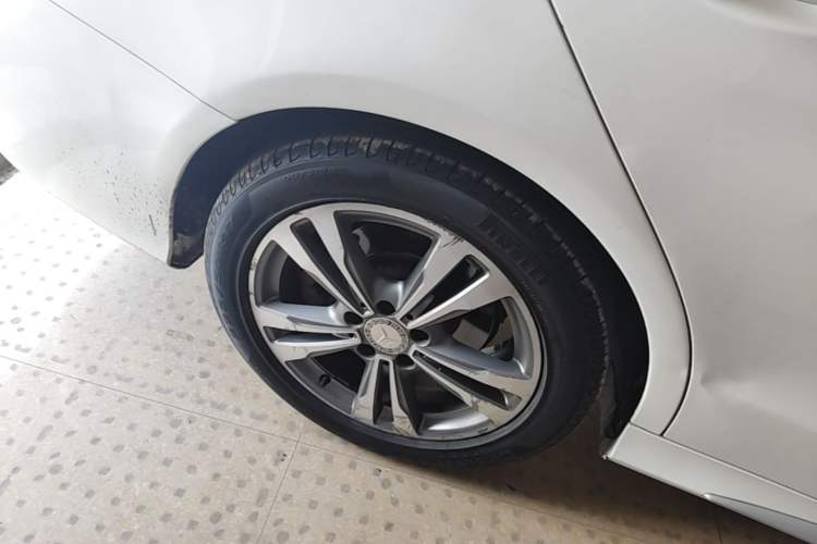 Used Mercedes-Benz C-Class 2015 Revised C 200 L Sport Edition Right Rear Wheel Hub