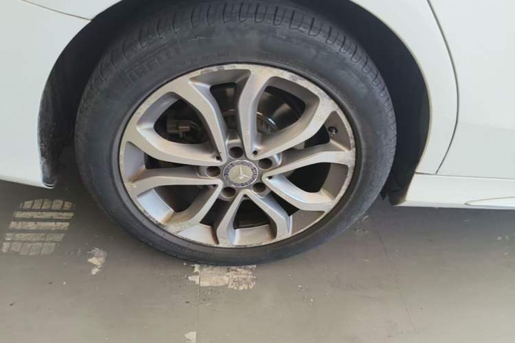Used Mercedes-Benz C-Class 2015 C 200 L Sport Edition Right Rear Wheel Hub
