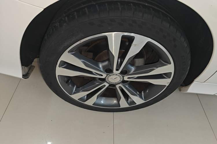 Used Mercedes-Benz C-Class 2015 C 200 L 4MATIC Sport Edition Right Rear Wheel Hub