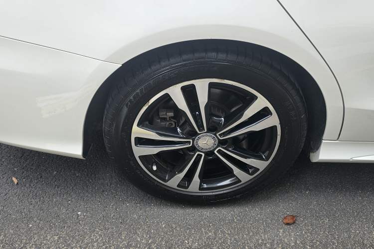 Used Mercedes-Benz C-Class 2015 C 200 Sport Edition Right Rear Wheel Hub