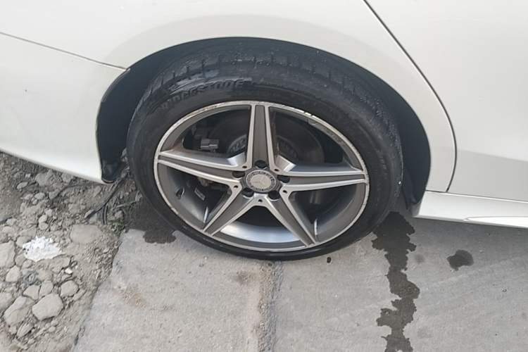 Used Mercedes-Benz C-Class 2015 C 200 station wagon Right Rear Wheel Hub