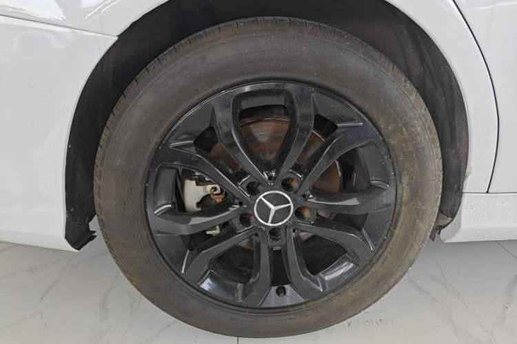 Used Mercedes-Benz C-Class 2015 C 200 L Sport Edition Right Rear Wheel Hub