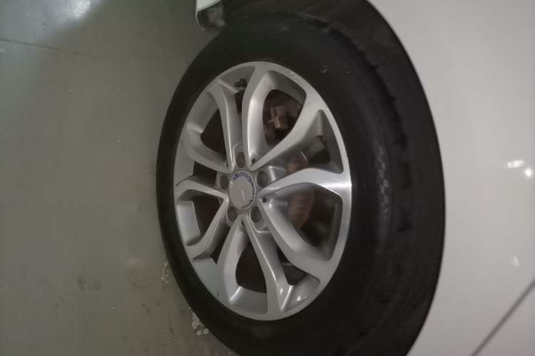 Used Mercedes-Benz C-Class 2015 C 200 L Sport Edition Right Rear Wheel Hub