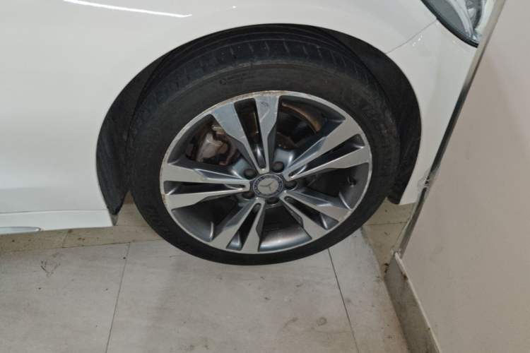 Used Mercedes-Benz C-Class 2015 C 200 L 4MATIC Sport Edition Right Rear Wheel Hub