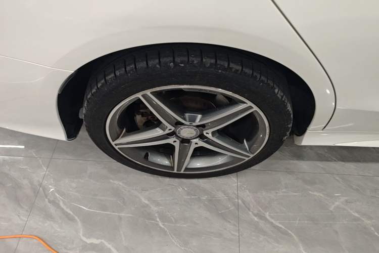Used Mercedes-Benz C-Class 2015 C 200 station wagon Right Rear Wheel Hub