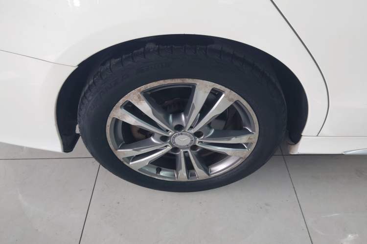 Used Mercedes-Benz C-Class 2015 Revised C 200 L Sport Edition Right Rear Wheel Hub