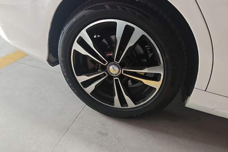 Used Mercedes-Benz C-Class 2015 C 200 Sport Edition Right Rear Wheel Hub