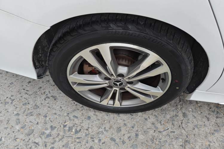 Used Mercedes-Benz C-Class 2015 Revised C 200 L Sport Edition Right Rear Wheel Hub