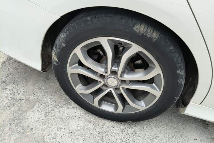 Used Mercedes-Benz C-Class 2015 Restyled C 180 L Sport Edition Right Rear Wheel Hub