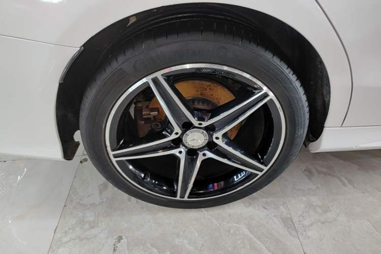 Used Mercedes-Benz C-Class 2015 C 300 Sport Edition Right Rear Wheel Hub