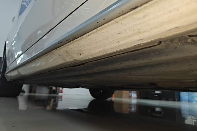 Used Mercedes-Benz C-Class 2015 C 200 L 4MATIC Sport Edition Right Side Sill