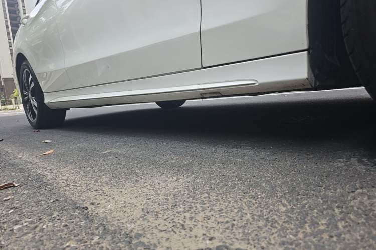 Used Mercedes-Benz C-Class 2015 C 200 Sport Edition Right Side Sill
