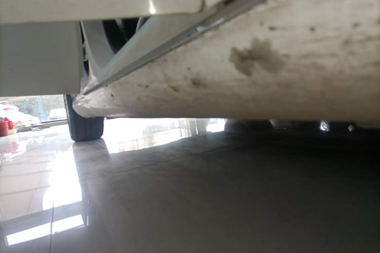 Used Mercedes-Benz C-Class 2015 C 200 L Right Side Sill