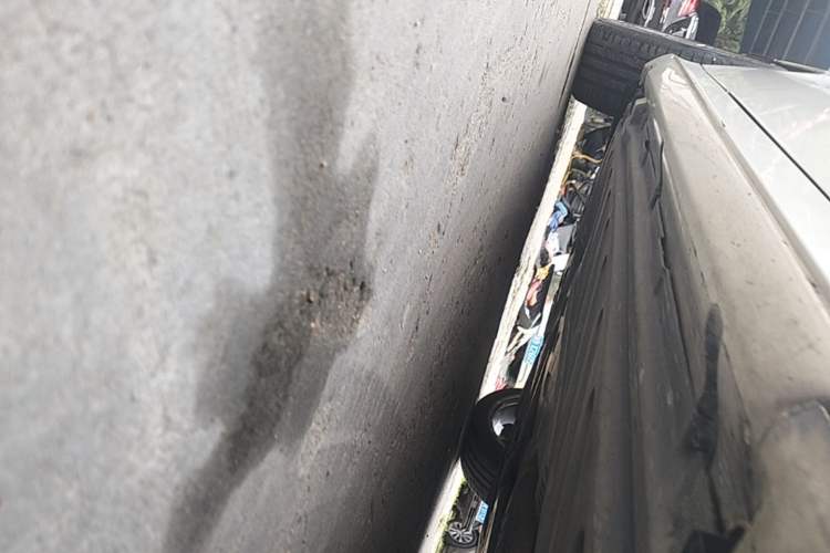Used Mercedes-Benz C-Class 2015 C 200 station wagon Right Side Sill