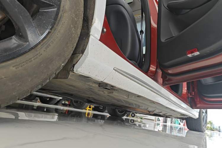 Used Mercedes-Benz C-Class 2015 C 200 L Sport Edition Right Side Sill