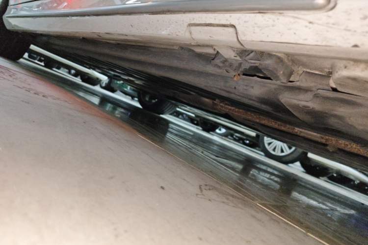 Used Mercedes-Benz C-Class 2015 C 200 L 4MATIC Sport Edition Right Side Sill