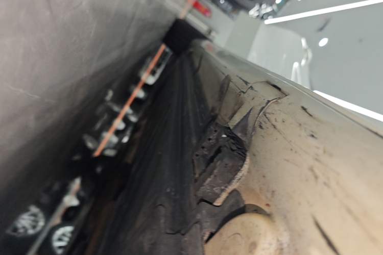 Used Mercedes-Benz C-Class 2015 C 200 station wagon Right Side Sill