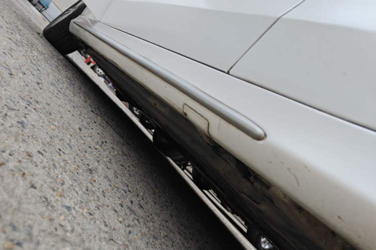 Used Mercedes-Benz C-Class 2015 Revised C 200 L Sport Edition Right Side Sill