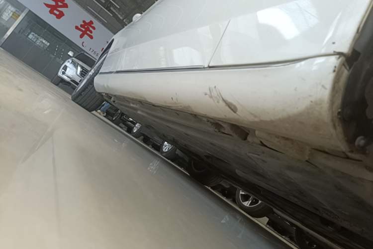 Used Mercedes-Benz C-Class 2015 Facelift C 180 L Right Side Sill