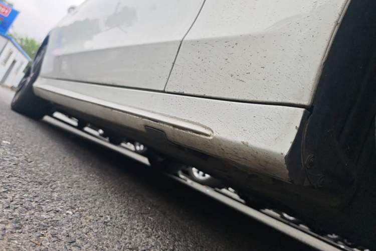 Used Mercedes-Benz C-Class 2015 C 200 Sport Edition 4MATIC Right Side Sill