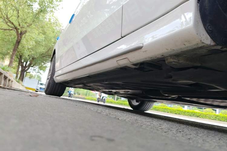 Used Mercedes-Benz C-Class 2015 C 260 L Sport Edition Right Side Sill
