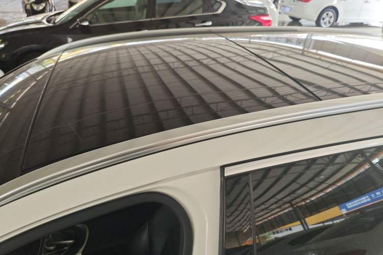 Used Mercedes-Benz C-Class 2015 C 200 station wagon Roof