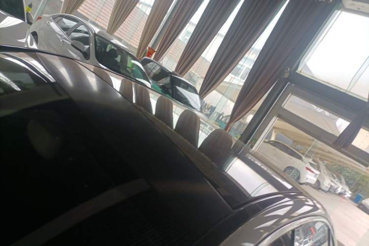 Used Mercedes-Benz C-Class 2015 C 200 L Roof
