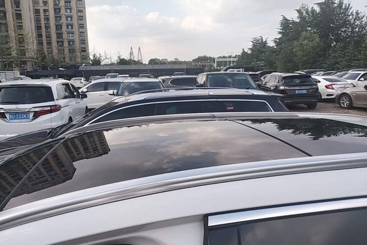 Used Mercedes-Benz C-Class 2015 C 200 station wagon Roof