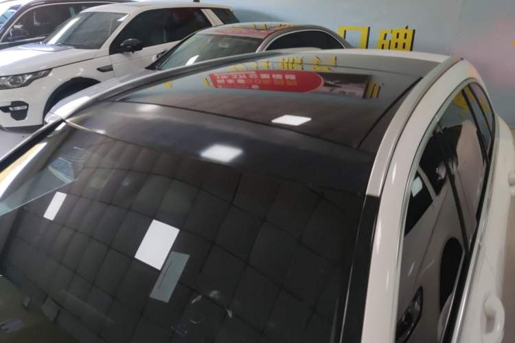 Used Mercedes-Benz C-Class 2015 C 200 station wagon Roof
