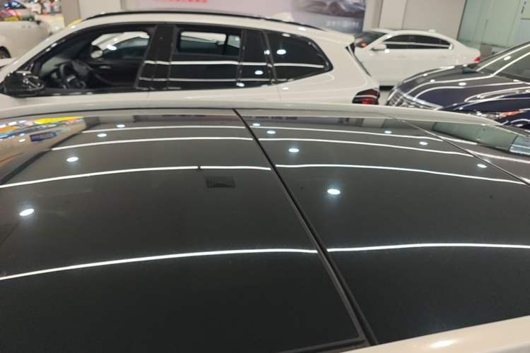 Used Mercedes-Benz C-Class 2015 C 200 station wagon Roof