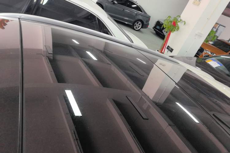 Used Mercedes-Benz C-Class 2015 C 200 station wagon Roof