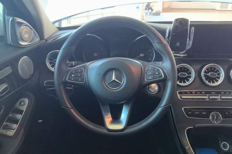 Used Mercedes-Benz C-Class 2015 Revised C 200 L Sport Edition Steering Wheel