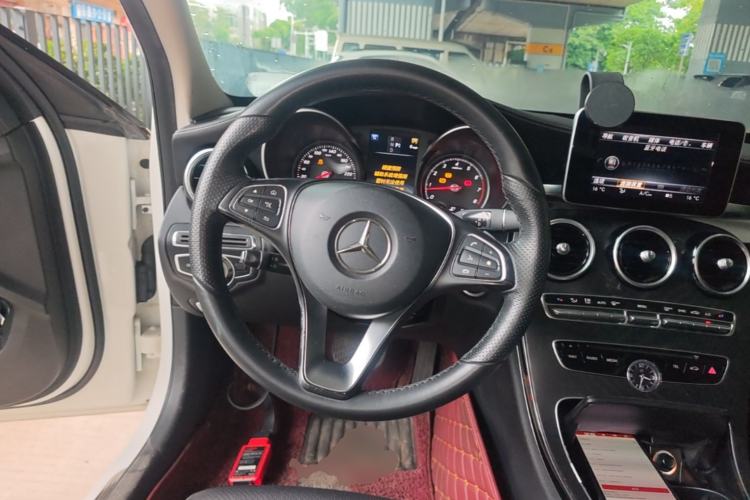 Used Mercedes-Benz C-Class 2015 Revised C 200 L Sport Edition Steering Wheel