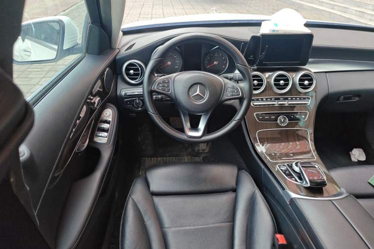 Used Mercedes-Benz C-Class 2015 C 200 L Steering Wheel
