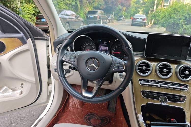Used Mercedes-Benz C-Class 2015 C 200 L Steering Wheel
