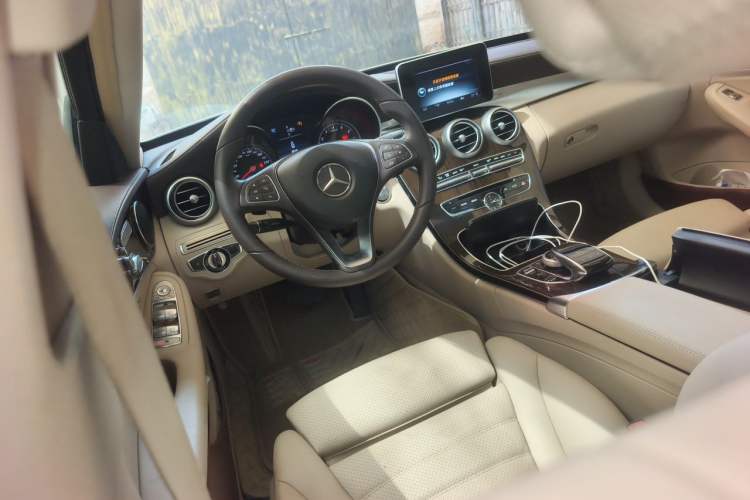 Used Mercedes-Benz C-Class 2015 Facelift C 200 L Steering Wheel