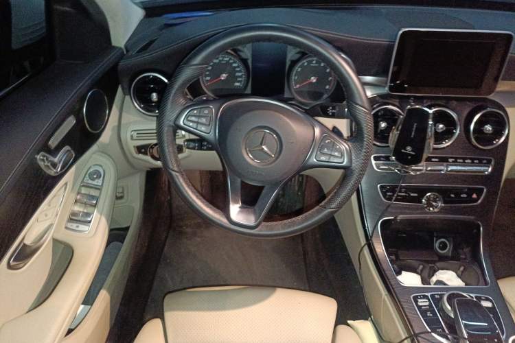 Used Mercedes-Benz C-Class 2015 C 200 L Sport Edition Steering Wheel