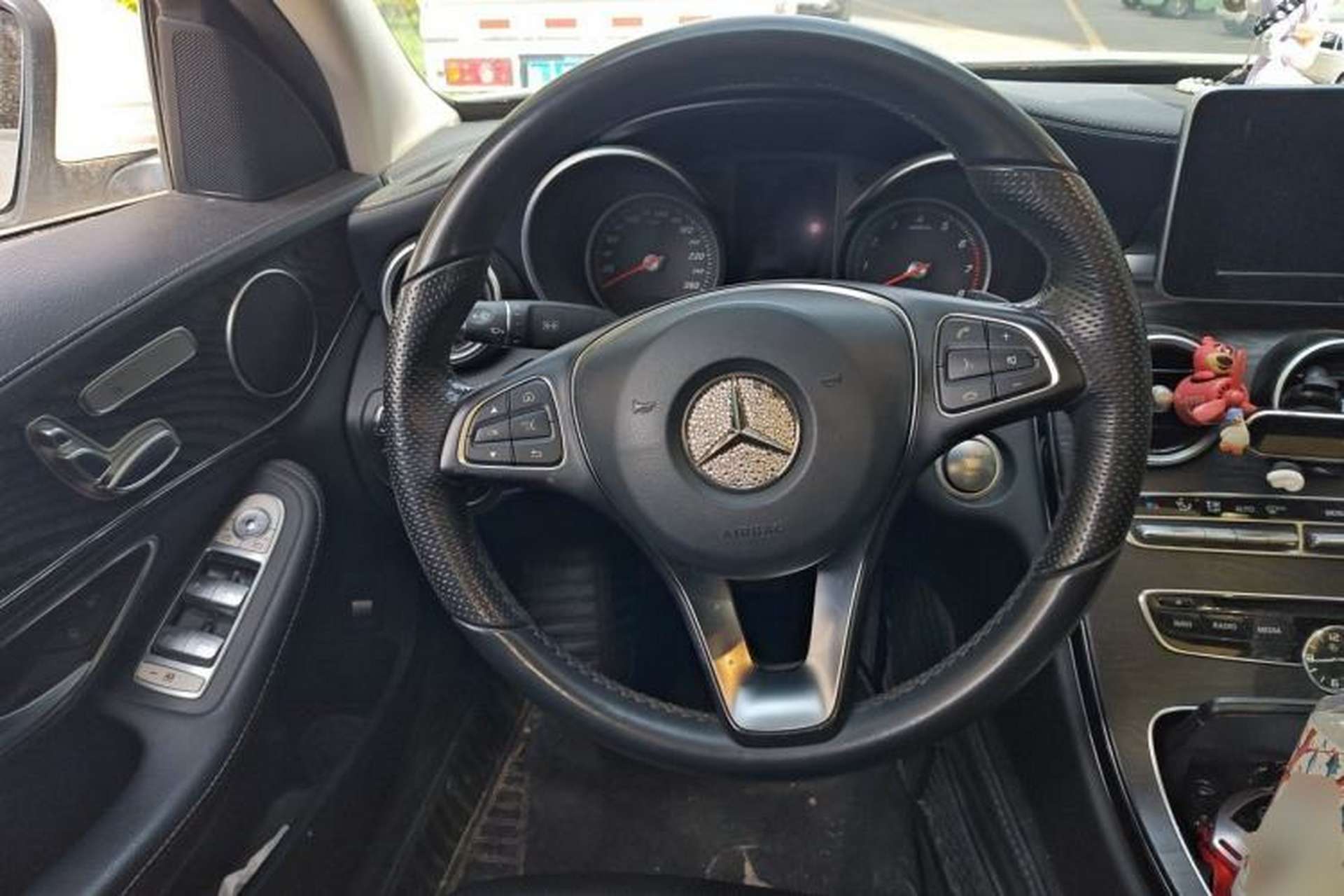 Used Mercedes-Benz C-Class 2015 Revised C 200 L Sport Edition Steering Wheel