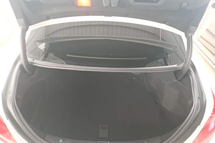 Used Mercedes-Benz C-Class 2015 Revised C 200 L Sport Edition Trunk
