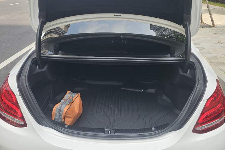 Used Mercedes-Benz C-Class 2015 C 200 Sport Edition Trunk