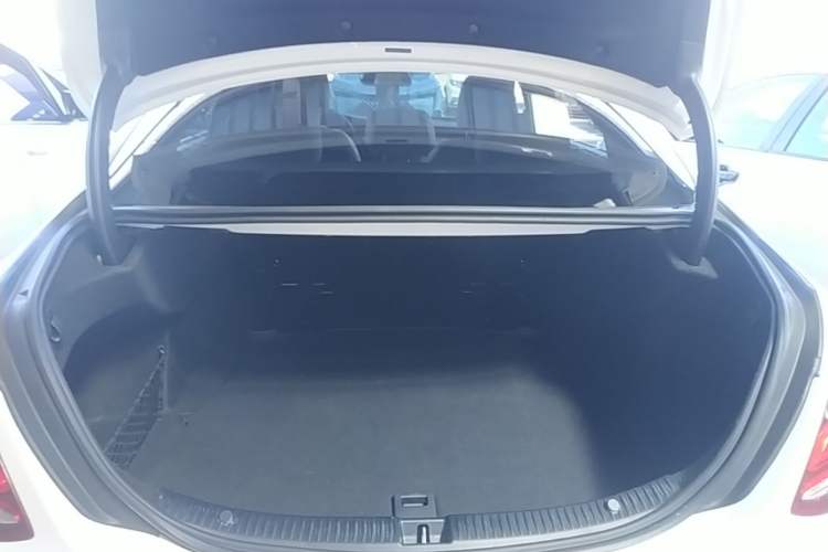 Used Mercedes-Benz C-Class 2015 C 200 L 4MATIC Sport Edition Trunk