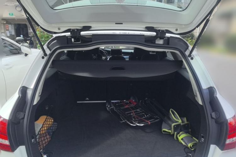 Used Mercedes-Benz C-Class 2015 C 200 station wagon Trunk
