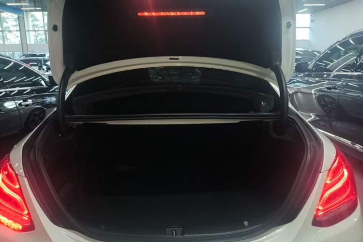 Used Mercedes-Benz C-Class 2015 C 200 Sport Edition Trunk