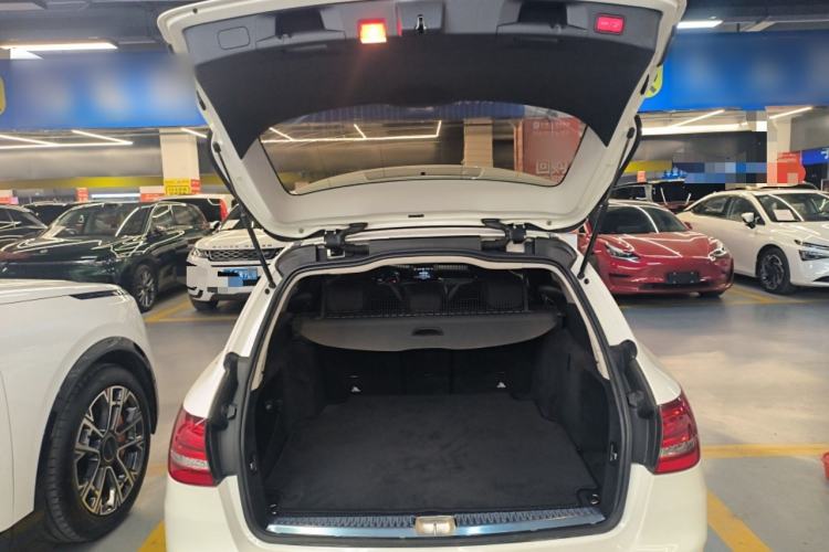 Used Mercedes-Benz C-Class 2015 C 200 station wagon Trunk