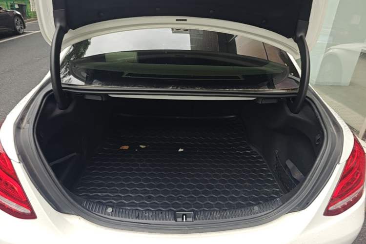 Used Mercedes-Benz C-Class 2015 C 200 L Trunk
