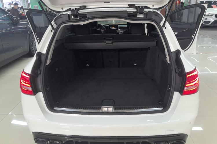 Used Mercedes-Benz C-Class 2015 C 200 station wagon Trunk